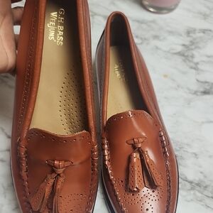 G.H. Bass & Co. Woman Tan Leather Tassel Loafers